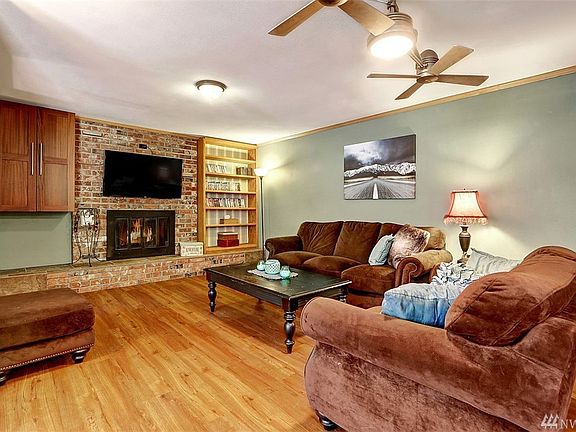 3rd image of 1123 Skyridge St SE
