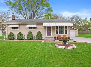 907 Strong Rd, Kouts, IN 46347