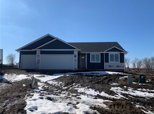 112 NW Pike Cir, Waukee, IA 50263