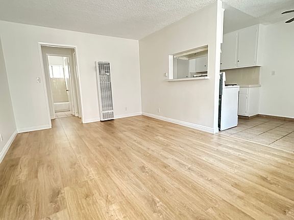 5th image of 7327 Comstock Ave #105