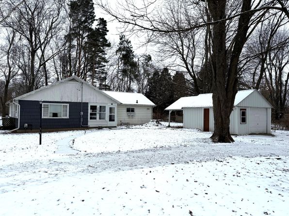 11150 Pennock Ln, Delton, MI 49046