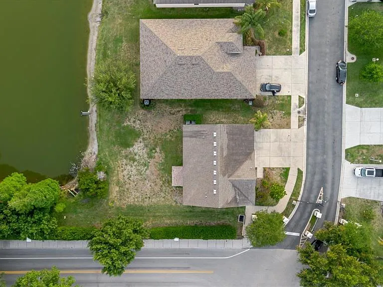 1389 Heritage Landings Dr — Photo 84