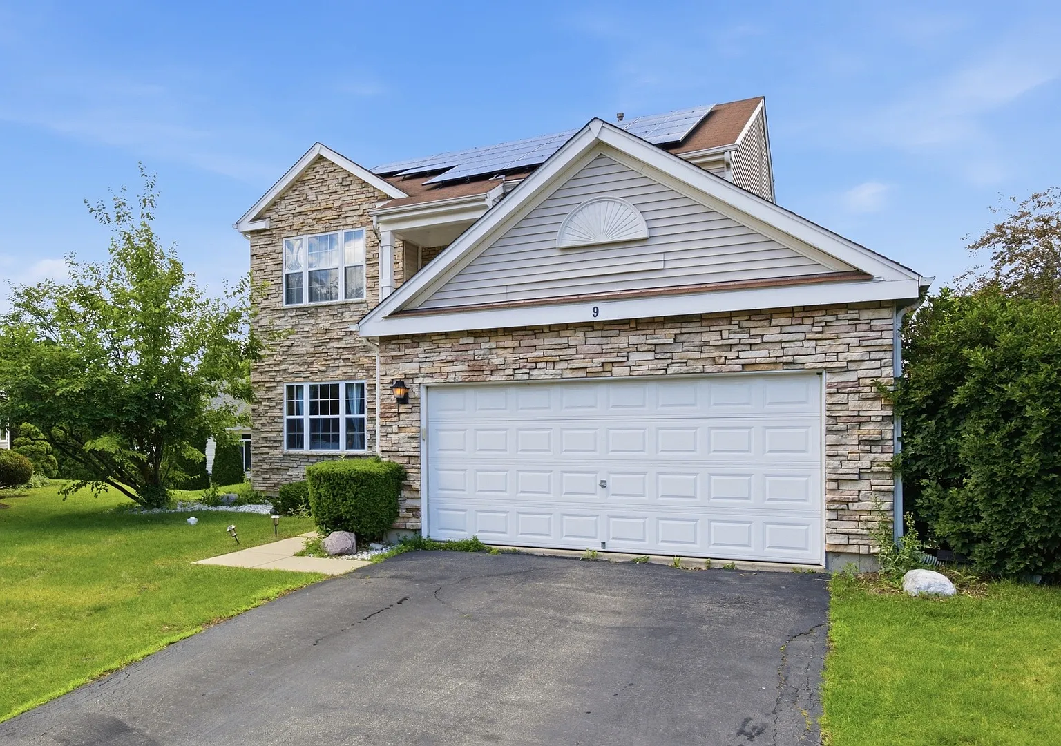 3 bed, 3.5 bath, 2208 sqft, $3,000 — Photo 3
