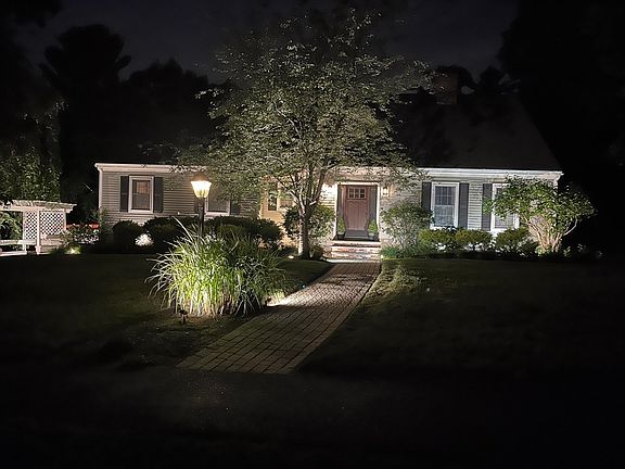 3rd image of 37 Spruce Rd