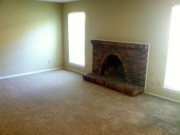 Living room with Fireplace