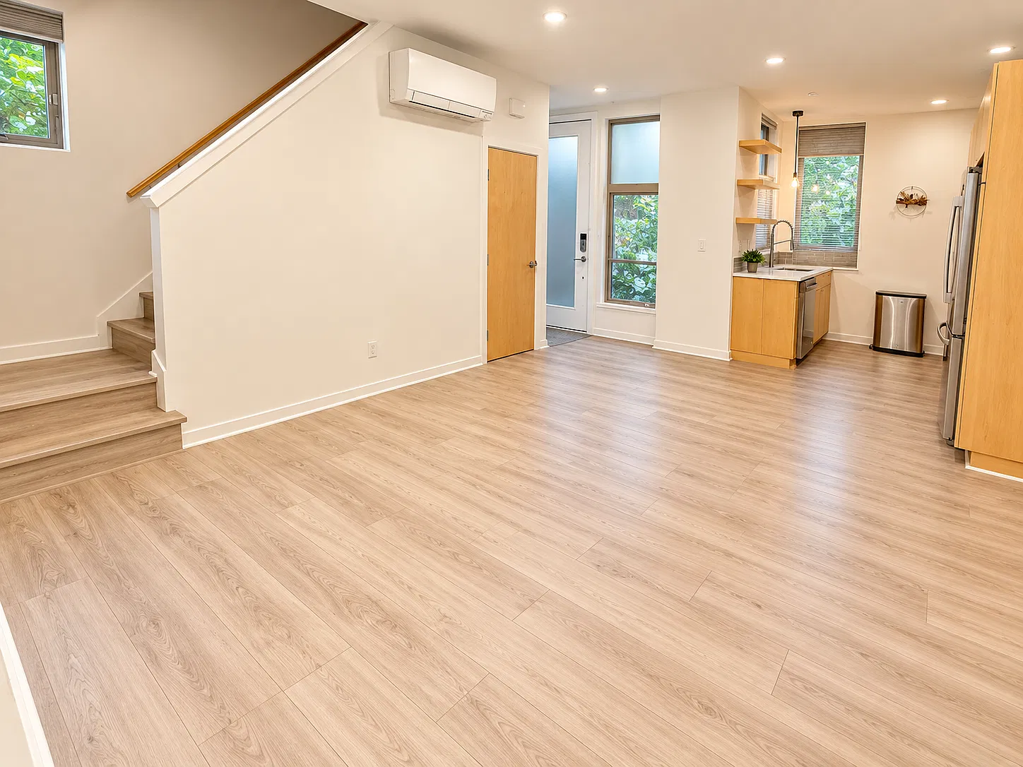 3 bed, 1265 sqft, $3,900 — Photo 3