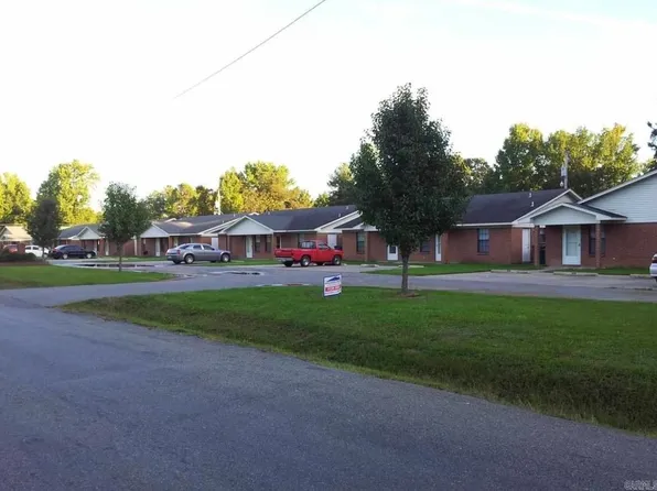 5800-5826 W Short 3rd Ave, White Hall, AR 71602