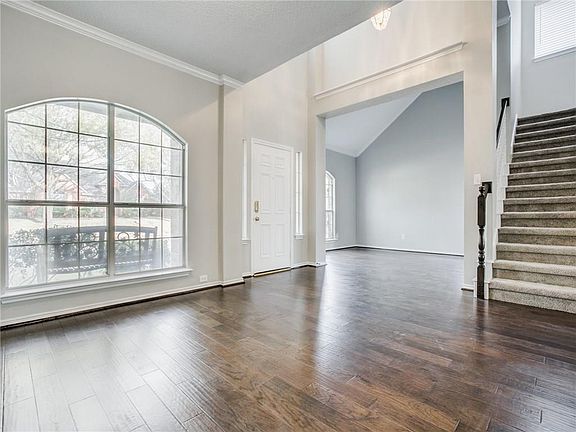 5th image of 205 Fairfax Dr