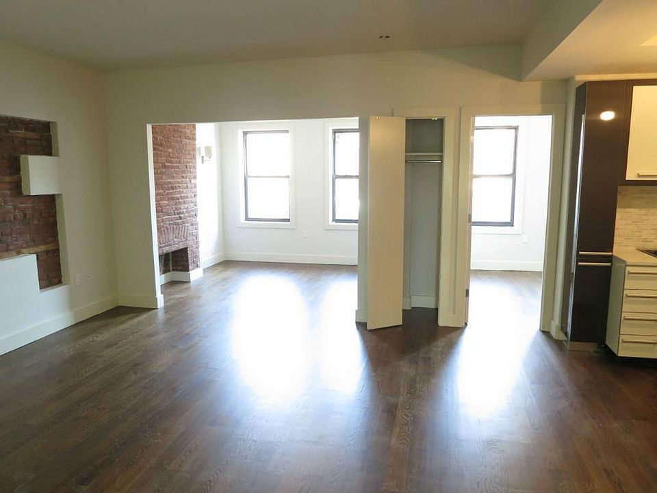 1st image of 137 Manhattan Ave #3
