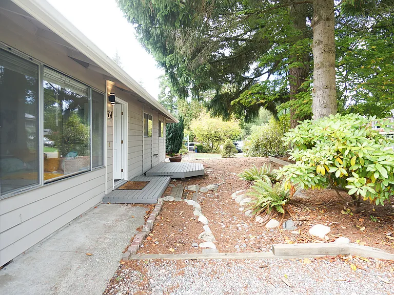 714 216th St SW — Photo 15