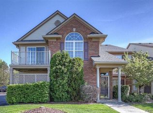 3566 Oakmonte Blvd, Rochester, MI 48306