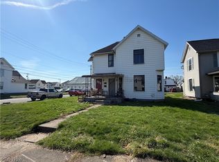 1033 Orchard St, Coshocton, OH 43812