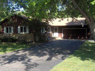 9245 Briar Ln, Bloomington, MN 55437