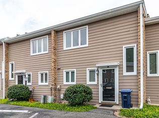 580 Green Bay Rd, Glencoe, IL 60022