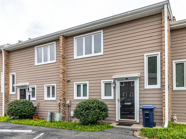 580 Green Bay Rd, Glencoe, IL 60022