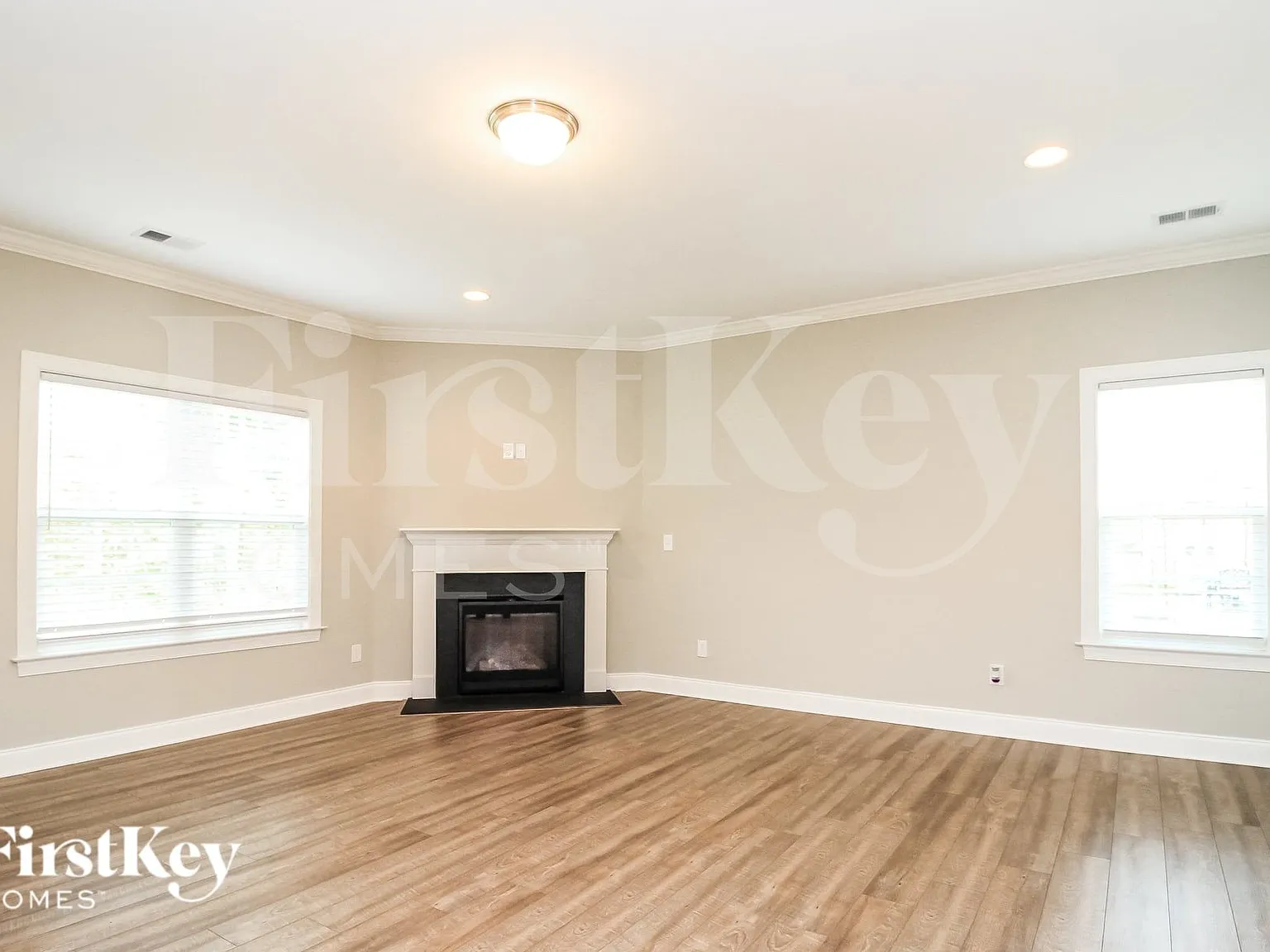 3 bed, 2.0 bath, 2256 sqft, $2,215 — Photo 3