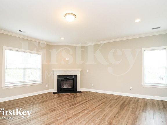 3rd image of 196 Sand Hill Dr