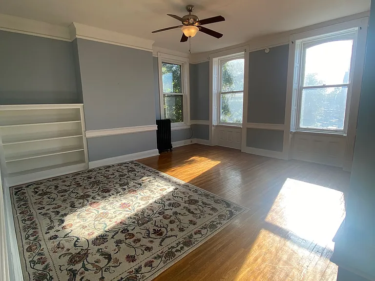 327 E Market St #3F — Photo 2