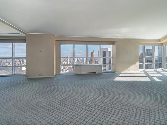 2nd image of 146 W 57th St #62-T