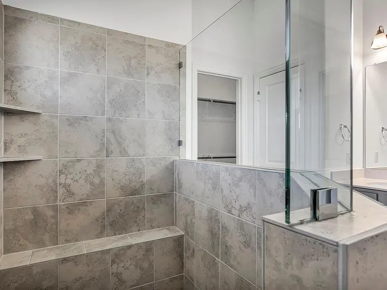 506 Sixpence Ln — Photo 24