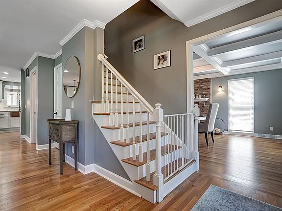 5th image of 8725 Tiburon Dr