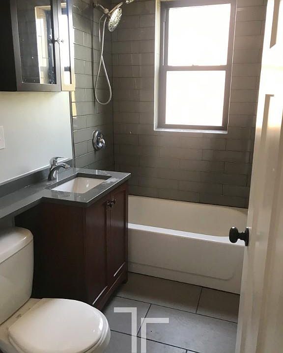 1st image of 4601 N Lincoln Ave #301