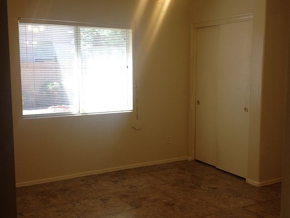 5th image of 11137 W Campbell Ave