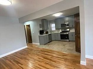 20-27 36th St #1, Astoria, NY 11105
