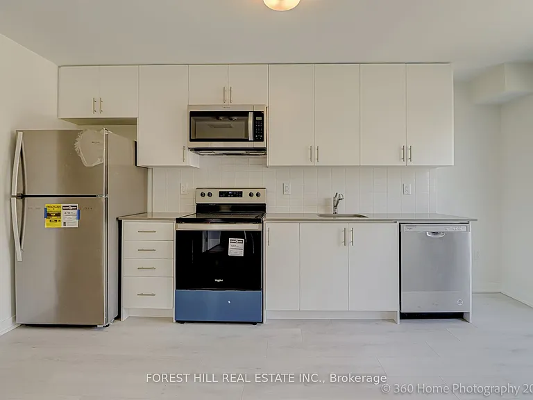3401 Ridgeway Dr #305 — Photo 7