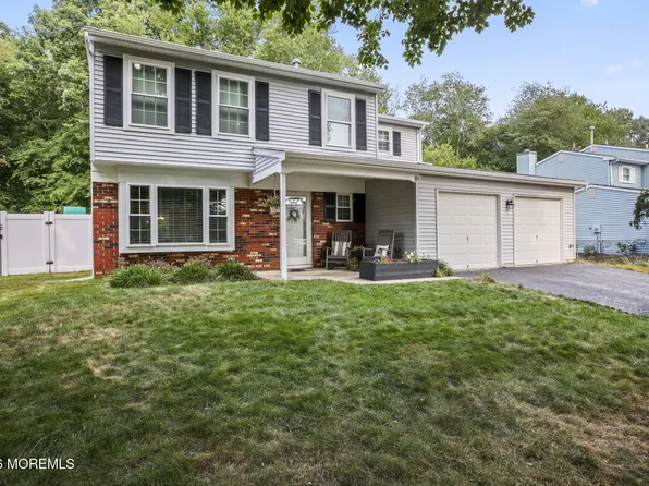 30 Sweetbriar Trail, Howell, NJ 07731