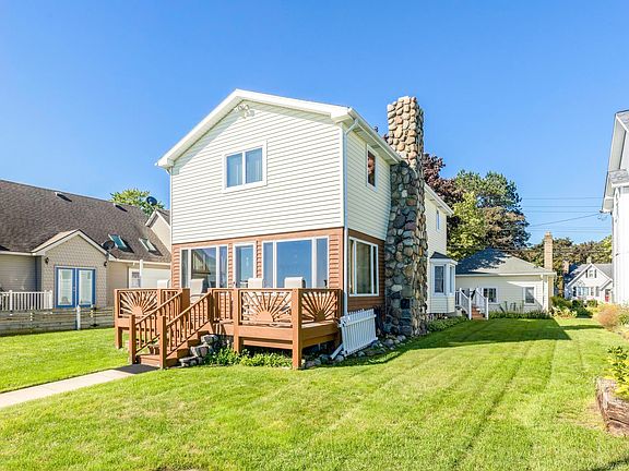 3rd image of 7769 Lakeview Dr