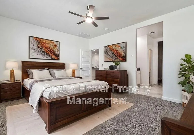 1718 W Sombra Ave — Photo 16