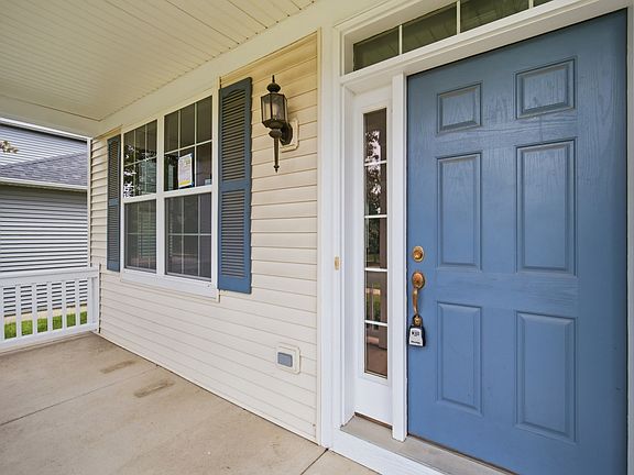 3rd image of 2314 Trailside Ln