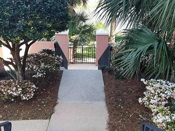 5th image of 2007 E Gadsden St APT 101