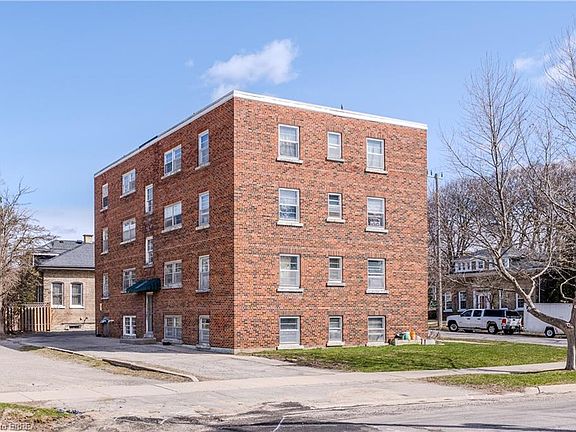 3rd image of 88 Charlotte St
