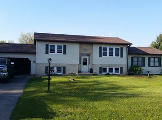 4010 Gray Rd, Deforest, WI 53532