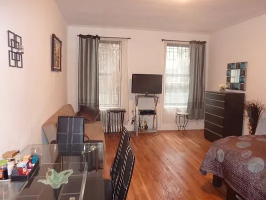 Rented by Pink Stone Realty LLC | media 23