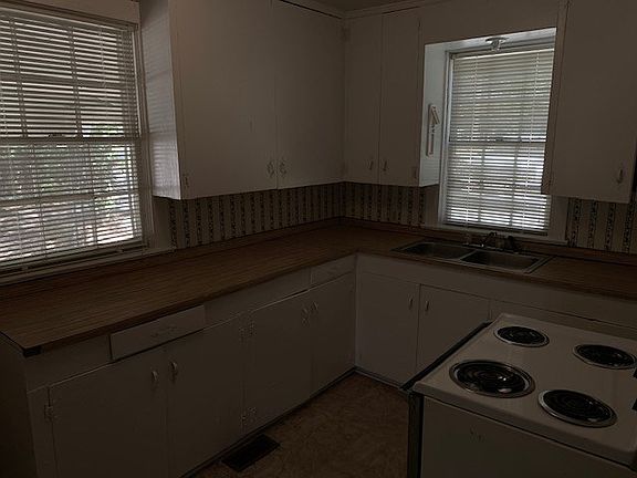 3rd image of 705 Lakeland Ave