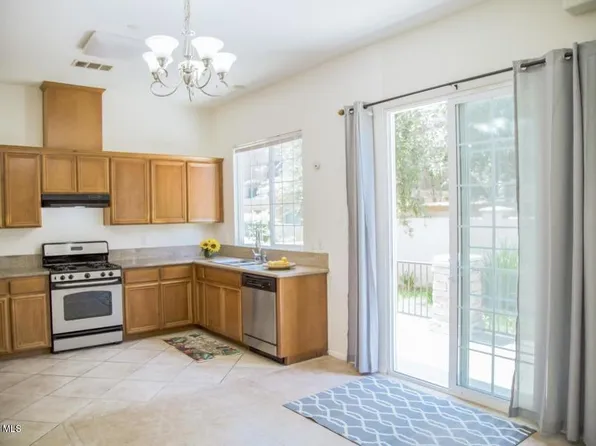 1472 Patricia Ave, Simi Valley, CA 93065