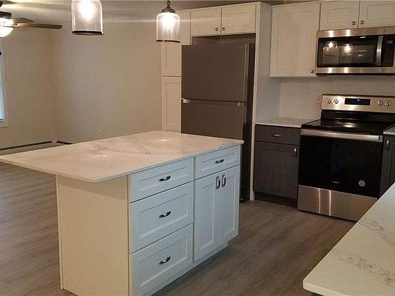5th image of 8 Deluca St Unit A