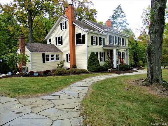 3rd image of 124 E Ridge Road