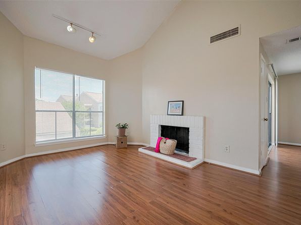10178 Oakberry St, Houston, TX 77042