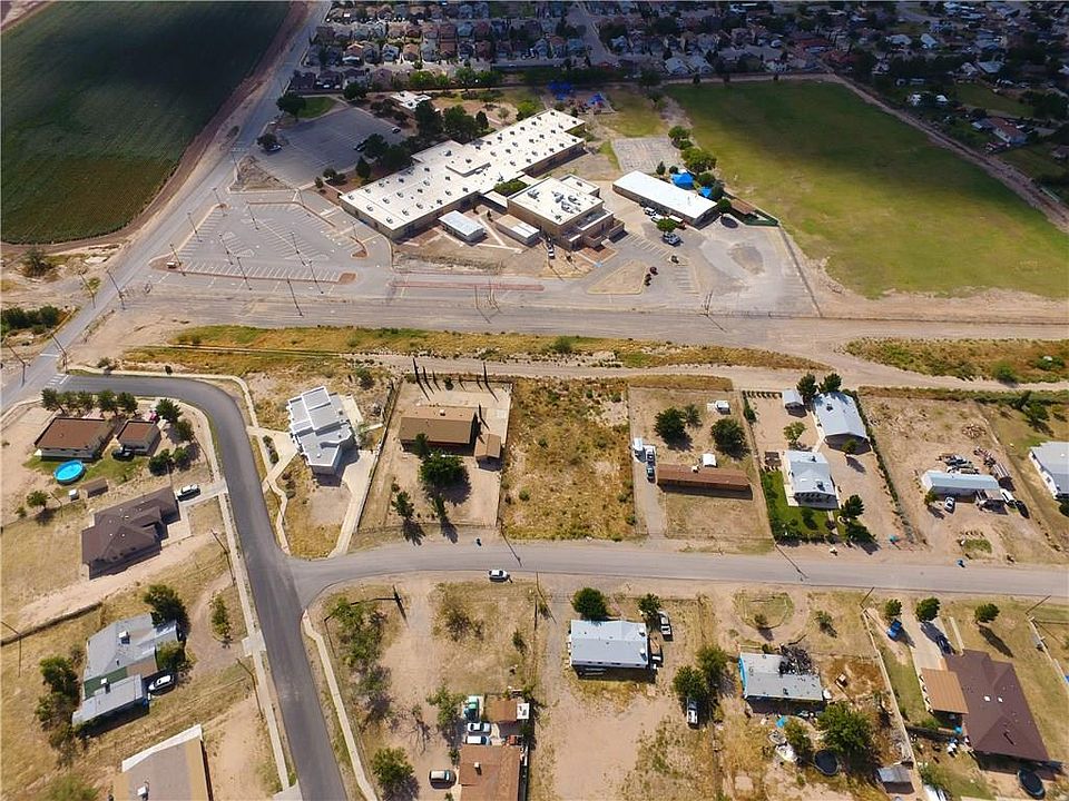 2nd image of 10448 Zach Rd