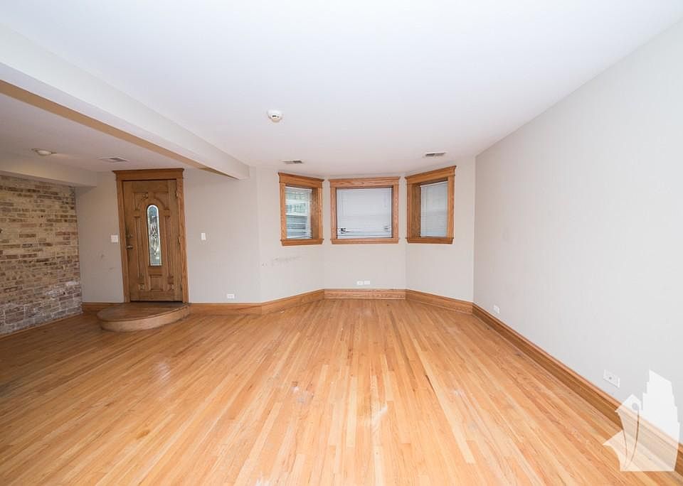 1st image of 2601 N Sawyer Ave #X1