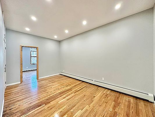 4th image of 21-15 41st St #1