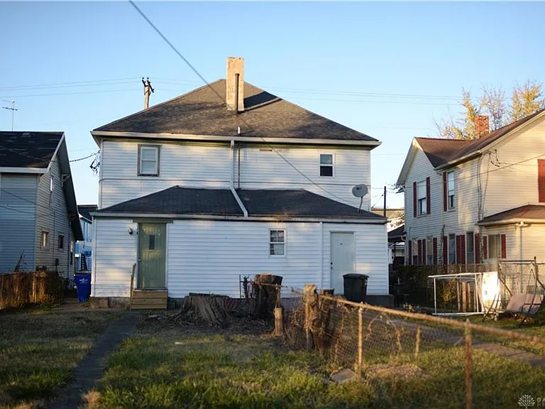 820-822 Huffman Ave — Photo 2