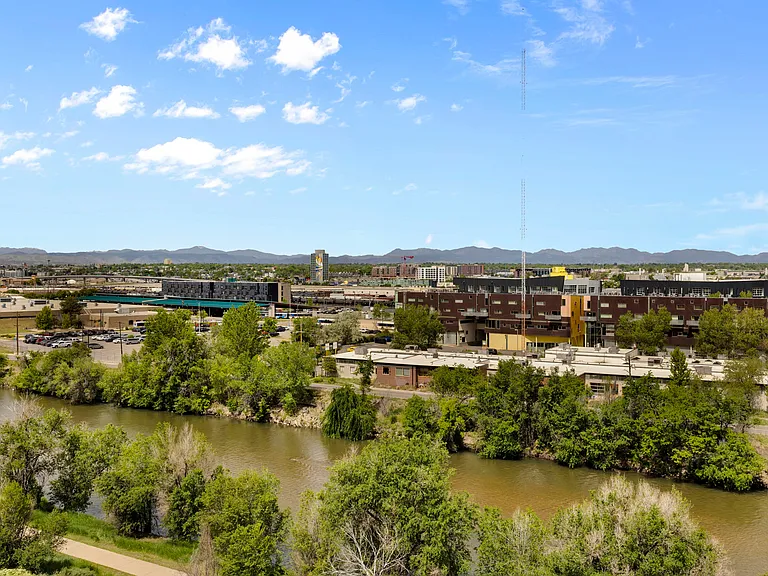 The calm and beautiful Platte river