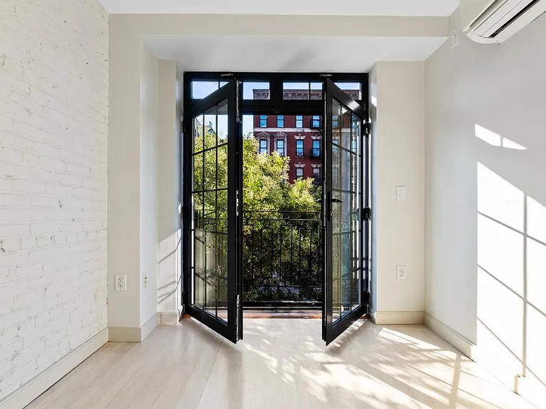 152 2nd Ave #2C — Photo 1