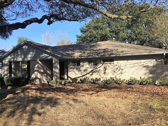 2nd image of 8719 Manhattan Dr