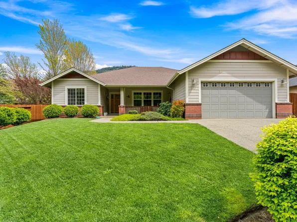 2317 Overland Dr, Grants Pass, OR 97527